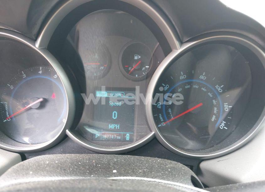 Photo 7 of 2015 Chevrolet Cruze LS AUTO (VIN 1G1PA5SH5F7122535)