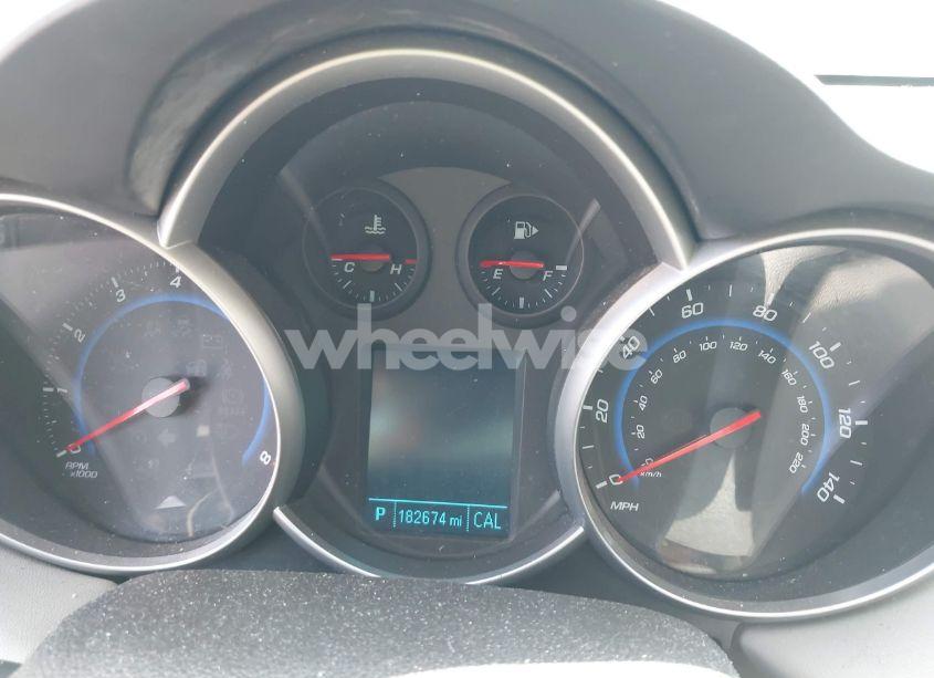 Photo 7 of 2015 Chevrolet Cruze LS AUTO (VIN 1G1PA5SH5F7225325)