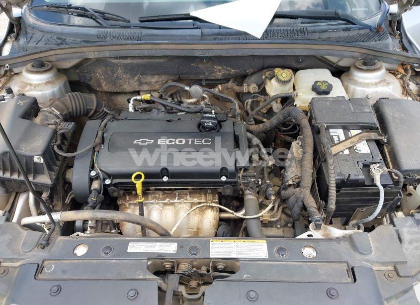 Photo 10 of 2015 Chevrolet Cruze LS AUTO (VIN 1G1PA5SH5F7253318)