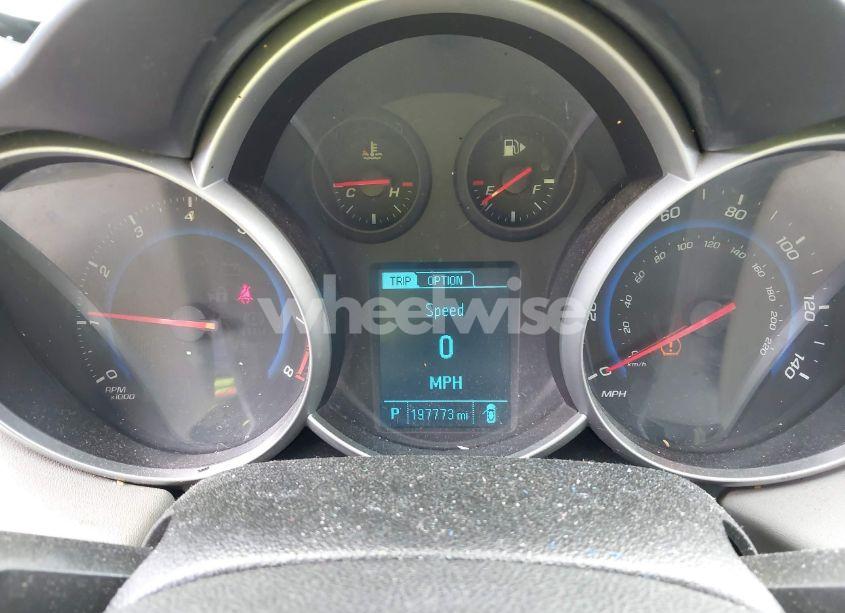 Photo 7 of 2015 Chevrolet Cruze LS AUTO (VIN 1G1PA5SH5F7253318)