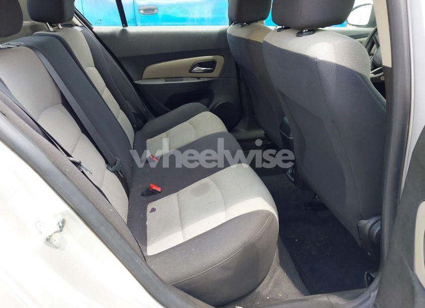 Photo 8 of 2015 Chevrolet Cruze LS AUTO (VIN 1G1PA5SH5F7253318)
