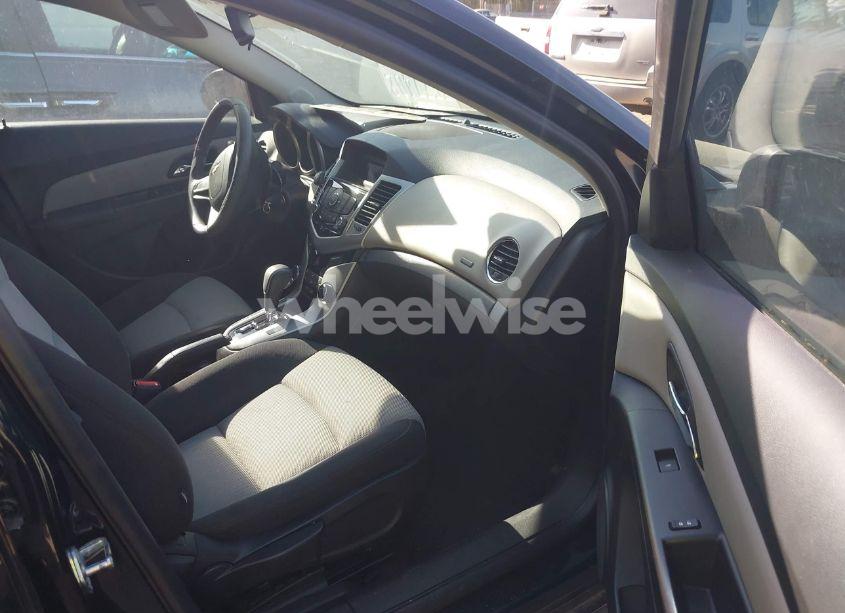 Photo 5 of 2015 Chevrolet Cruze LS AUTO (VIN 1G1PA5SH5F7283144)