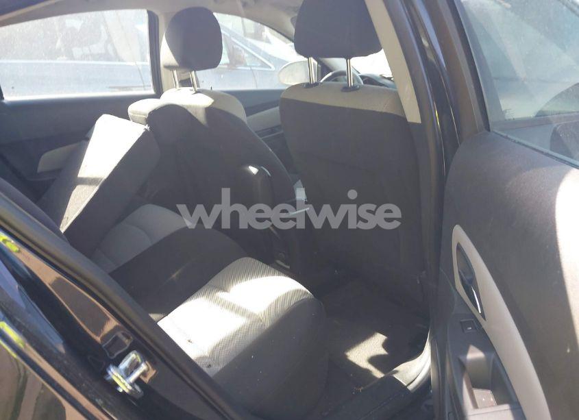 Photo 8 of 2015 Chevrolet Cruze LS AUTO (VIN 1G1PA5SH5F7283144)