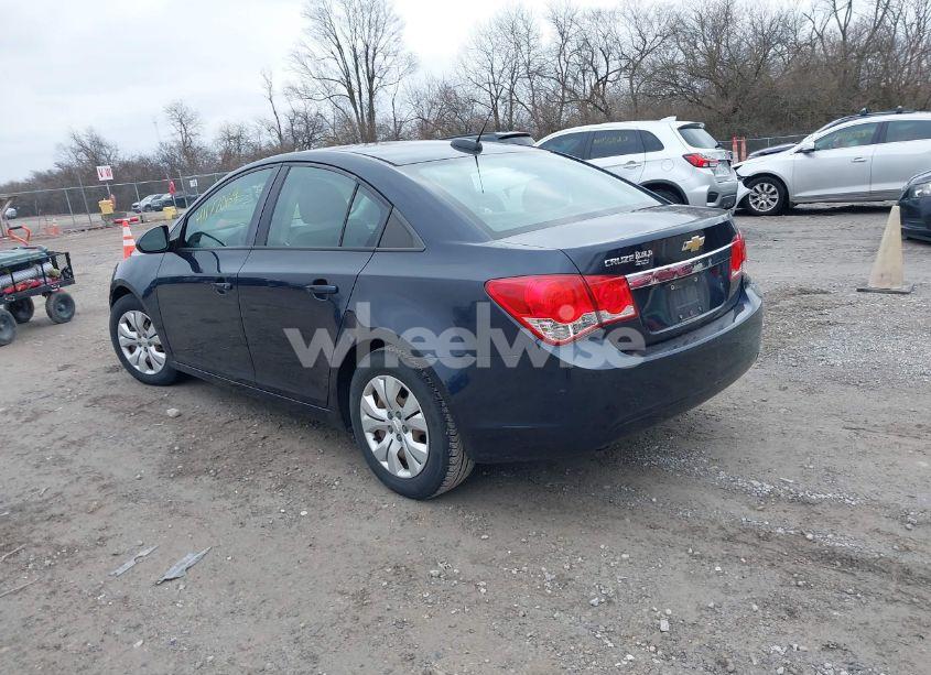 Photo 3 of 2015 Chevrolet Cruze LS AUTO (VIN 1G1PA5SH5F7285783)