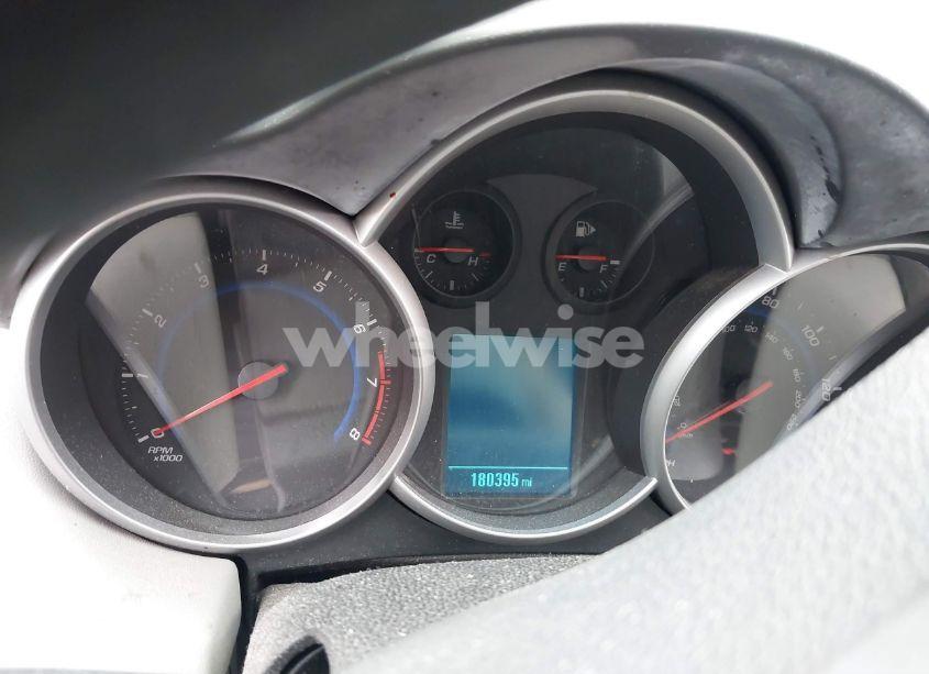 Photo 7 of 2015 Chevrolet Cruze LS AUTO (VIN 1G1PA5SH5F7285783)