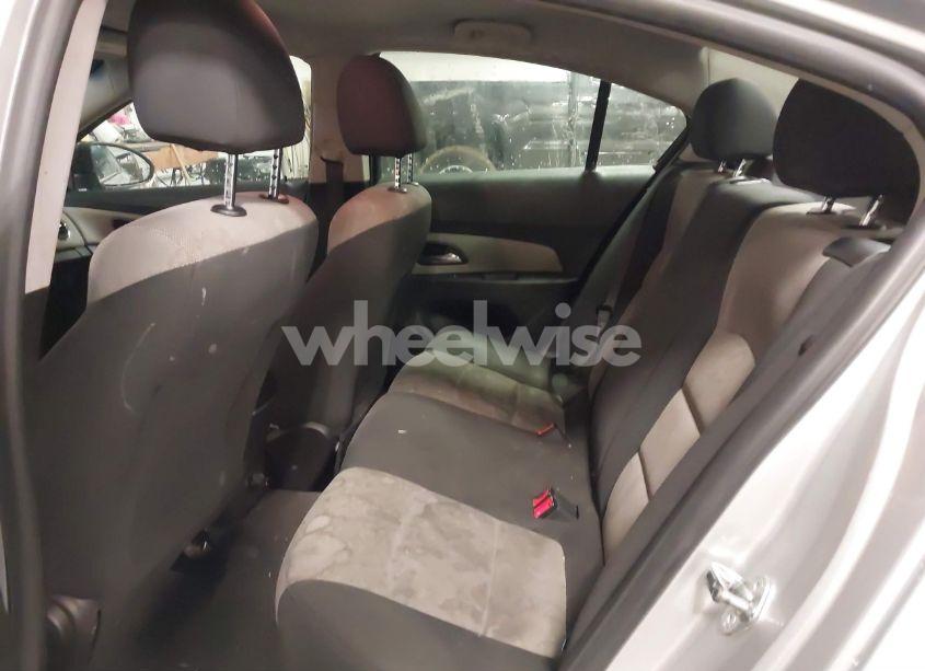 Photo 8 of 2015 Chevrolet Cruze LS AUTO (VIN 1G1PA5SH5F7292264)