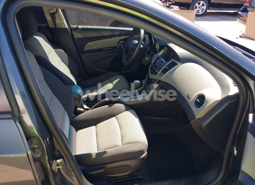 Photo 5 of 2013 Chevrolet Cruze LS AUTO (VIN 1G1PA5SH6D7190808)