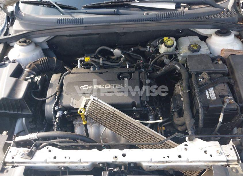 Photo 10 of 2013 Chevrolet Cruze LS AUTO (VIN 1G1PA5SH6D7196236)