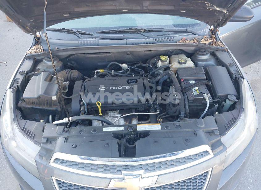 Photo 10 of 2013 Chevrolet Cruze LS AUTO (VIN 1G1PA5SH6D7228277)
