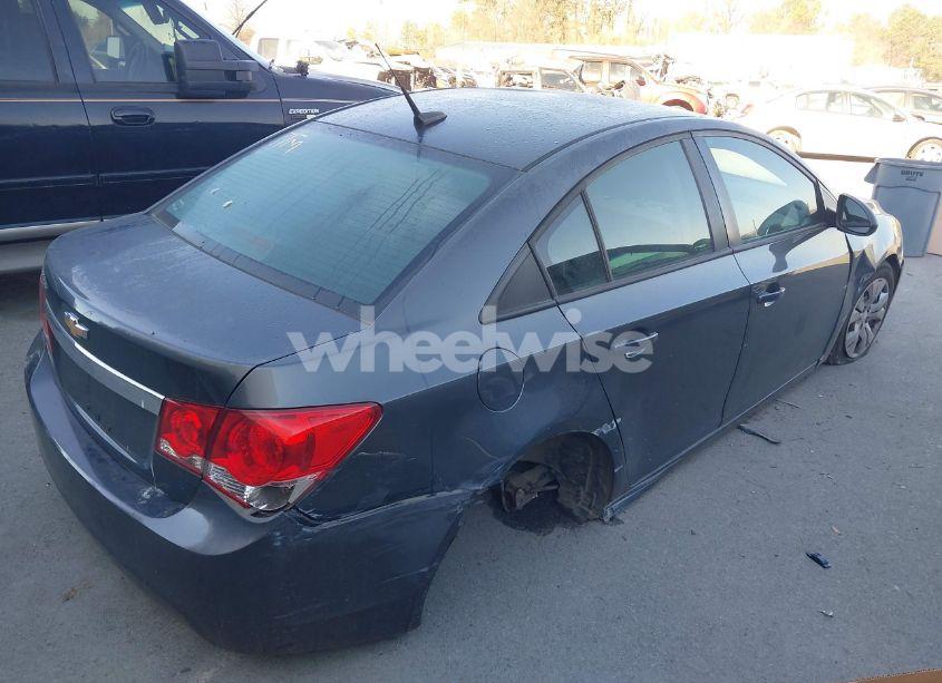 Photo 4 of 2013 Chevrolet Cruze LS AUTO (VIN 1G1PA5SH6D7228277)