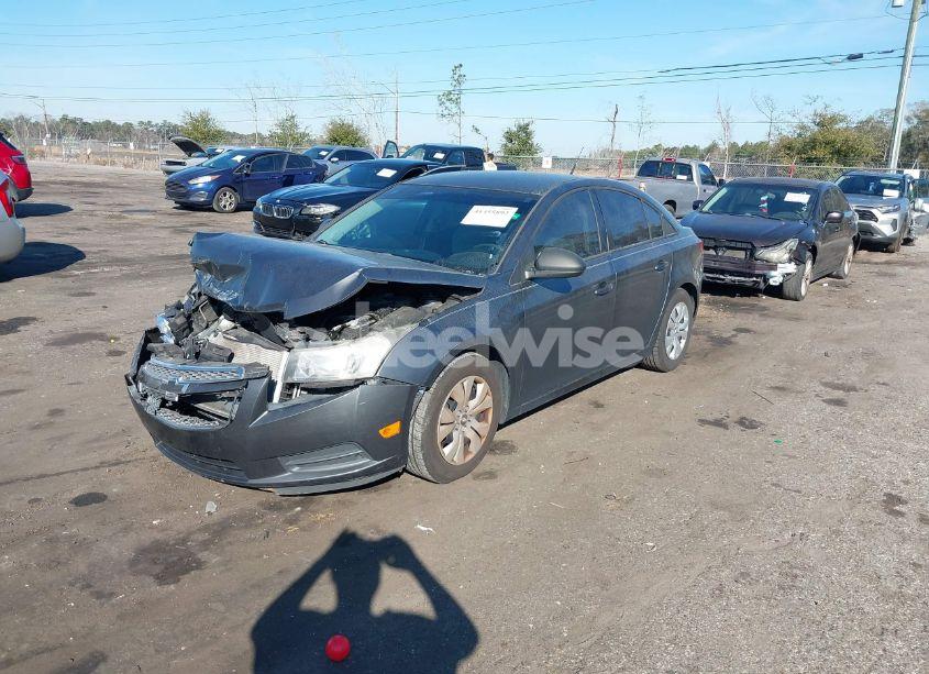 Photo 2 of 2013 Chevrolet Cruze LS AUTO (VIN 1G1PA5SH6D7236329)