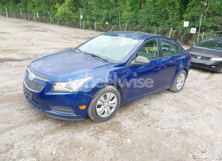 Photo 2 of 2013 Chevrolet Cruze LS AUTO (VIN 1G1PA5SH6D7255186)
