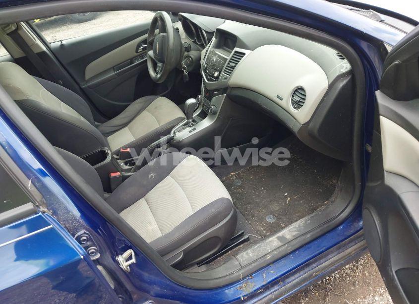 Photo 5 of 2013 Chevrolet Cruze LS AUTO (VIN 1G1PA5SH6D7255186)