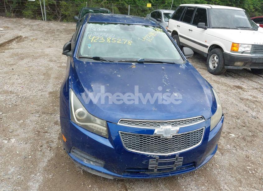 Photo 6 of 2013 Chevrolet Cruze LS AUTO (VIN 1G1PA5SH6D7255186)