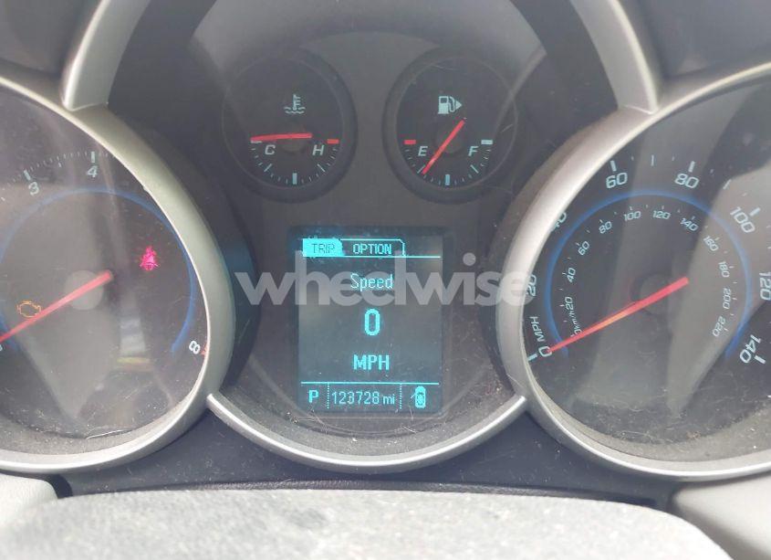 Photo 7 of 2013 Chevrolet Cruze LS AUTO (VIN 1G1PA5SH6D7255186)