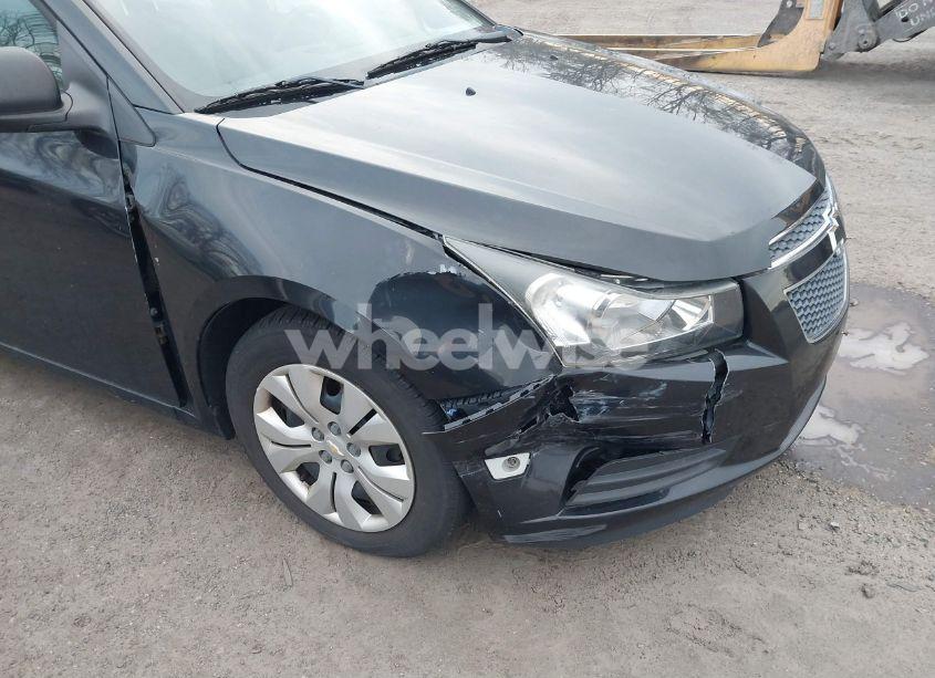 Photo 6 of 2013 Chevrolet Cruze LS AUTO (VIN 1G1PA5SH6D7262977)