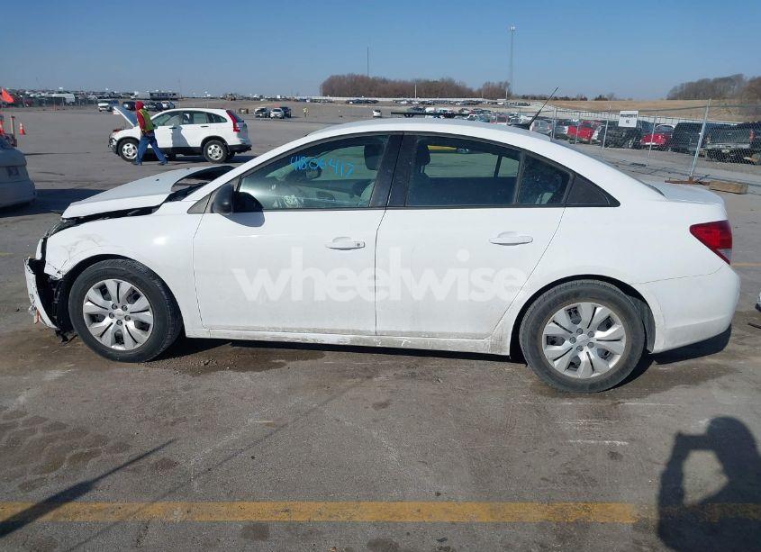 Photo 14 of 2013 Chevrolet Cruze LS AUTO (VIN 1G1PA5SH6D7313782)