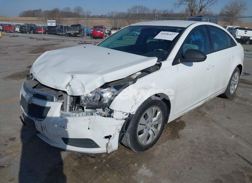 Photo 2 of 2013 Chevrolet Cruze LS AUTO (VIN 1G1PA5SH6D7313782)