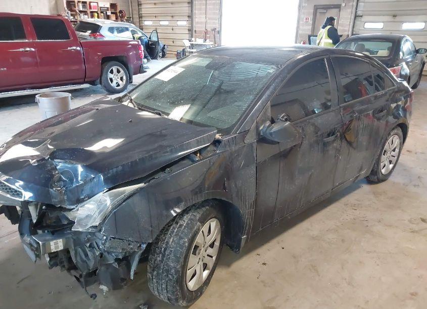 Photo 2 of 2014 Chevrolet Cruze LS AUTO (VIN 1G1PA5SH6E7112319)