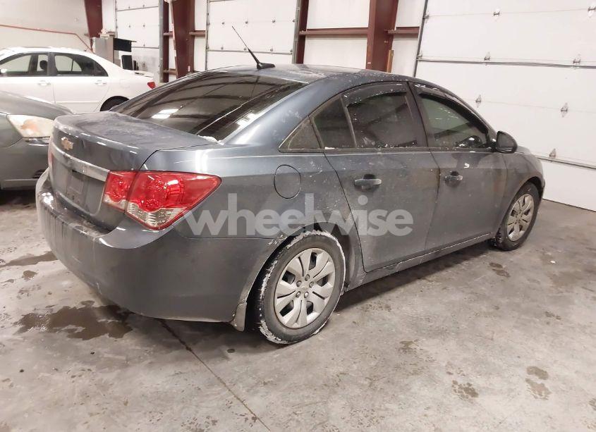 Photo 4 of 2014 Chevrolet Cruze LS AUTO (VIN 1G1PA5SH6E7143988)