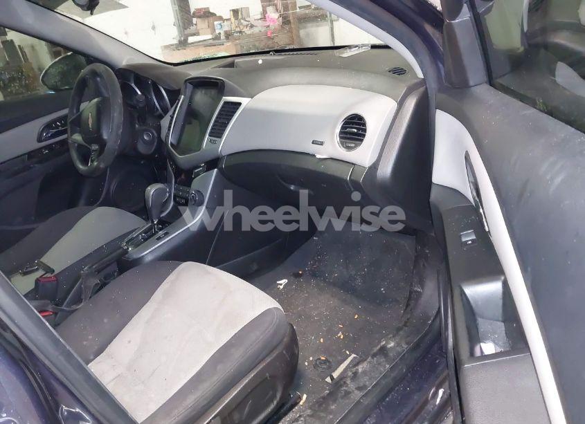 Photo 5 of 2014 Chevrolet Cruze LS AUTO (VIN 1G1PA5SH6E7143988)