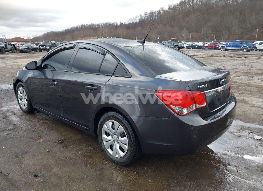 Photo 3 of 2014 Chevrolet Cruze LS AUTO (VIN 1G1PA5SH6E7186730)