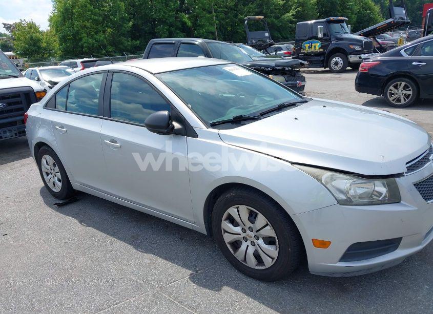 Photo 6 of 2014 Chevrolet Cruze LS AUTO (VIN 1G1PA5SH6E7209861)