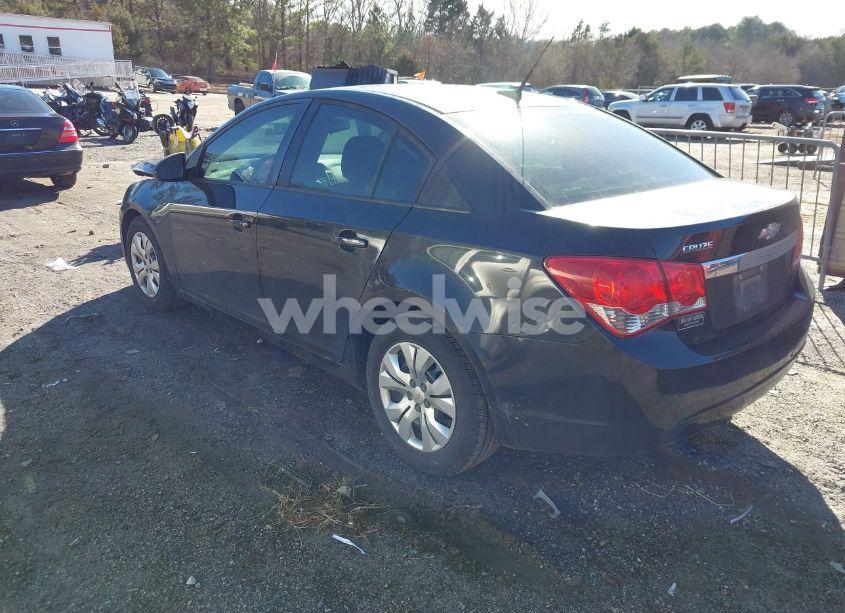 Photo 3 of 2014 Chevrolet Cruze LS AUTO (VIN 1G1PA5SH6E7222139)