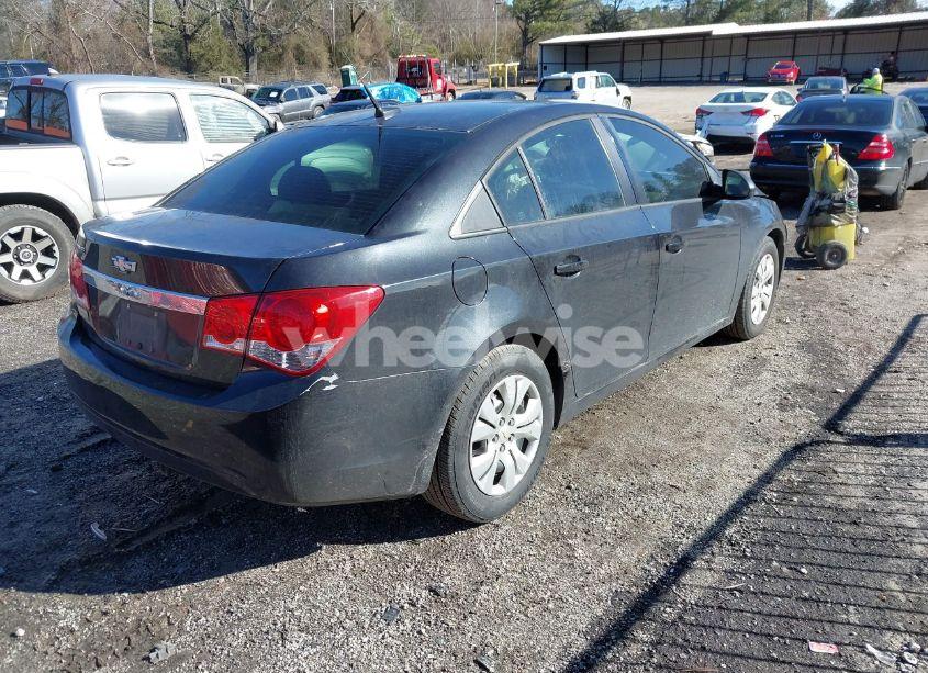 Photo 4 of 2014 Chevrolet Cruze LS AUTO (VIN 1G1PA5SH6E7222139)
