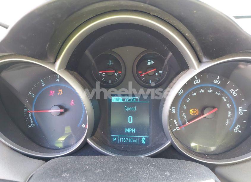 Photo 7 of 2014 Chevrolet Cruze LS AUTO (VIN 1G1PA5SH6E7222139)