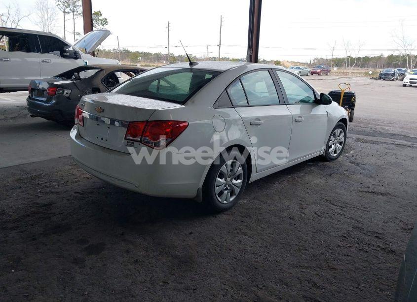 Photo 4 of 2014 Chevrolet Cruze LS AUTO (VIN 1G1PA5SH6E7228281)