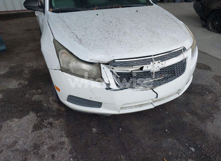 Photo 6 of 2014 Chevrolet Cruze LS AUTO (VIN 1G1PA5SH6E7228281)