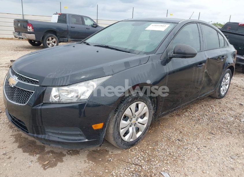 Photo 2 of 2014 Chevrolet Cruze LS AUTO (VIN 1G1PA5SH6E7249650)