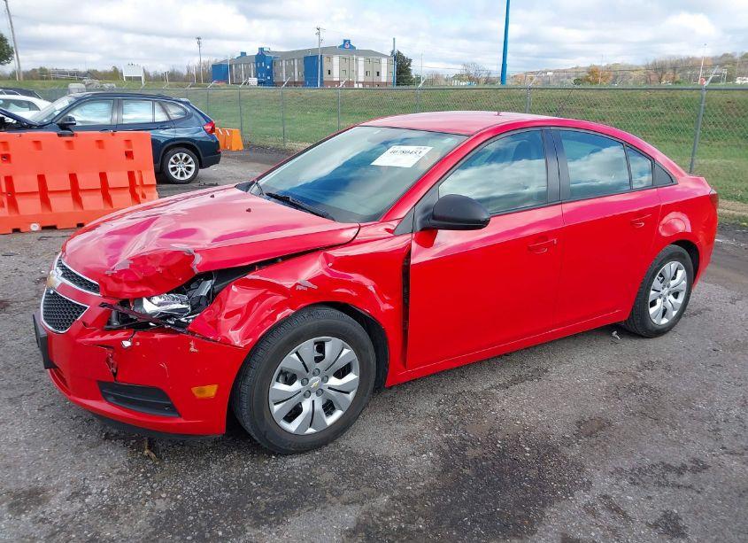 Photo 2 of 2014 Chevrolet Cruze LS AUTO (VIN 1G1PA5SH6E7271972)