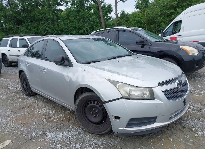 2014 Chevrolet Cruze LS AUTO (VIN 1G1PA5SH6E7328137) main photo