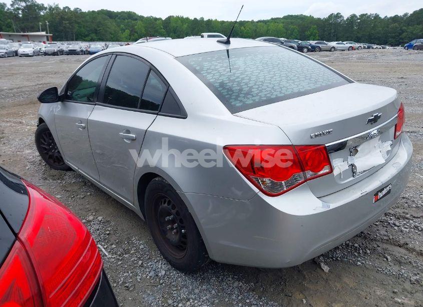 Photo 3 of 2014 Chevrolet Cruze LS AUTO (VIN 1G1PA5SH6E7328137)