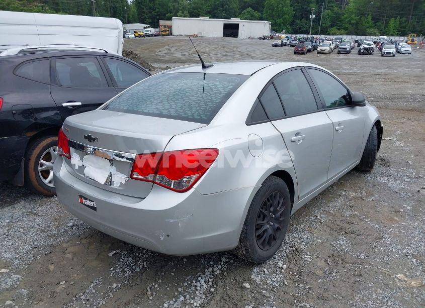 Photo 4 of 2014 Chevrolet Cruze LS AUTO (VIN 1G1PA5SH6E7328137)
