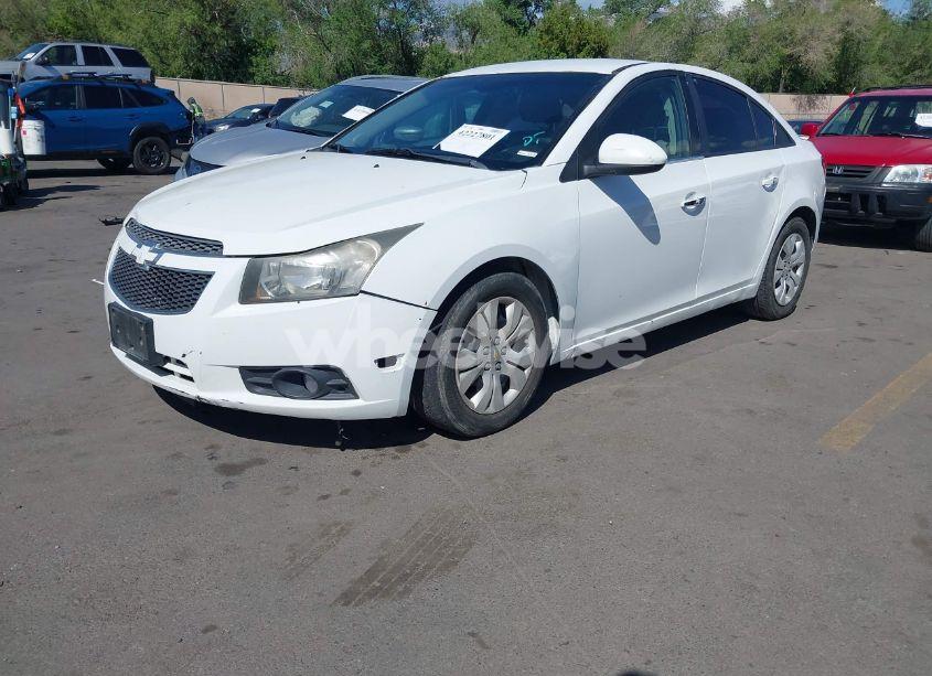 Photo 2 of 2014 Chevrolet Cruze LS AUTO (VIN 1G1PA5SH6E7422695)
