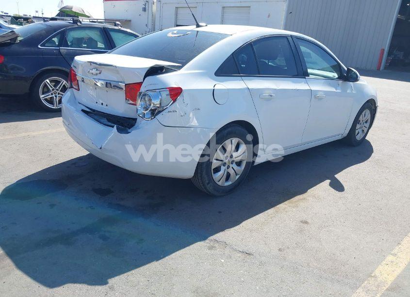 Photo 4 of 2014 Chevrolet Cruze LS AUTO (VIN 1G1PA5SH6E7422695)