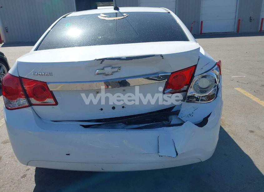 Photo 6 of 2014 Chevrolet Cruze LS AUTO (VIN 1G1PA5SH6E7422695)