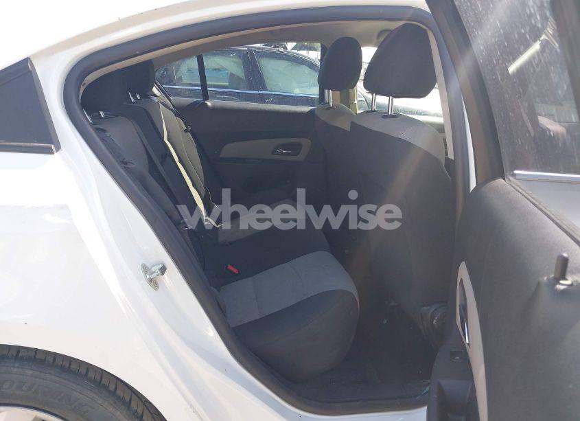 Photo 8 of 2014 Chevrolet Cruze LS AUTO (VIN 1G1PA5SH6E7422695)