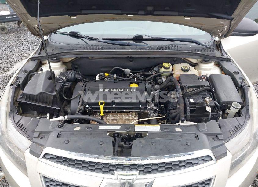 Photo 10 of 2014 Chevrolet Cruze LS AUTO (VIN 1G1PA5SH6E7469080)