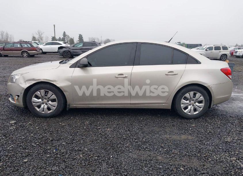 Photo 14 of 2014 Chevrolet Cruze LS AUTO (VIN 1G1PA5SH6E7469080)