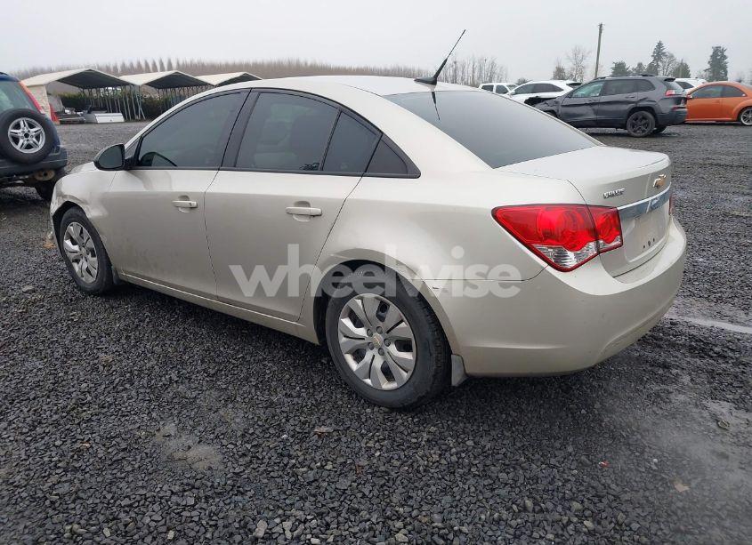 Photo 3 of 2014 Chevrolet Cruze LS AUTO (VIN 1G1PA5SH6E7469080)