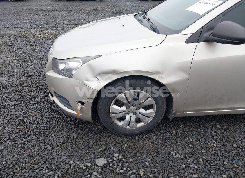 Photo 6 of 2014 Chevrolet Cruze LS AUTO (VIN 1G1PA5SH6E7469080)