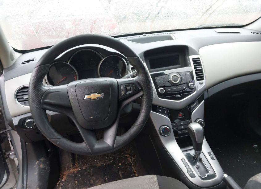 Photo 15 of 2014 Chevrolet Cruze LS AUTO (VIN 1G1PA5SH6E7470505)