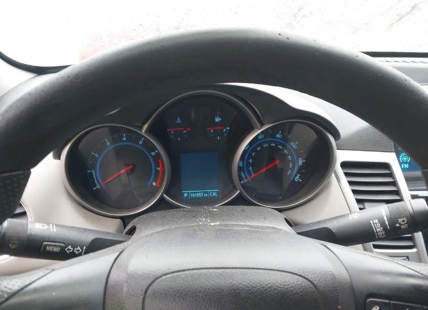 Photo 7 of 2014 Chevrolet Cruze LS AUTO (VIN 1G1PA5SH6E7470505)