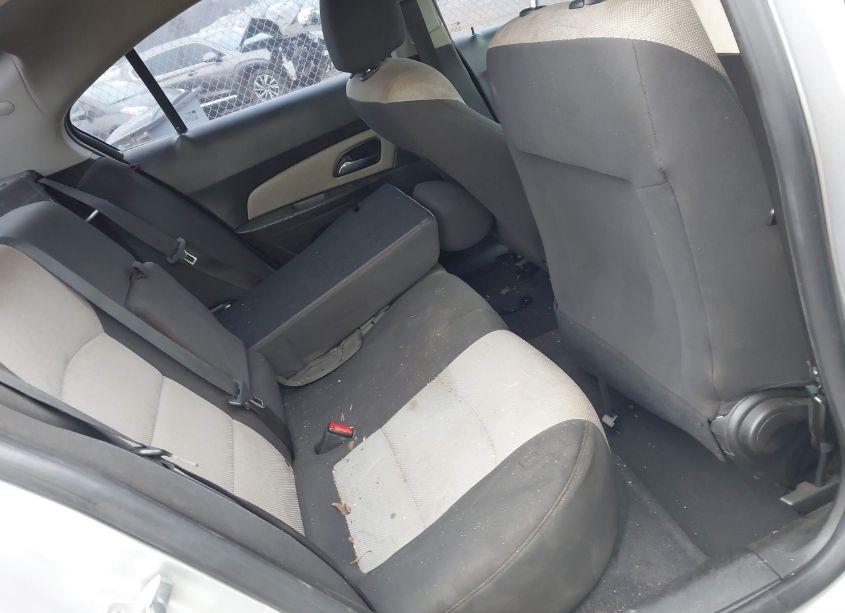 Photo 8 of 2014 Chevrolet Cruze LS AUTO (VIN 1G1PA5SH6E7470505)