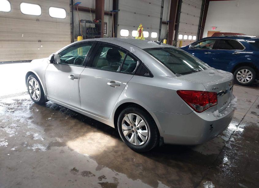 Photo 3 of 2015 Chevrolet Cruze LS AUTO (VIN 1G1PA5SH6F7102150)