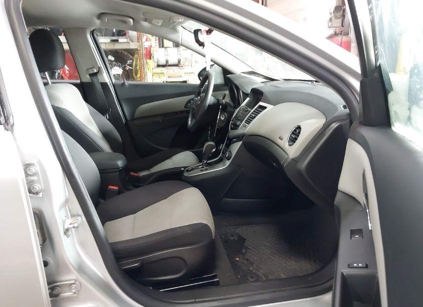Photo 5 of 2015 Chevrolet Cruze LS AUTO (VIN 1G1PA5SH6F7102150)